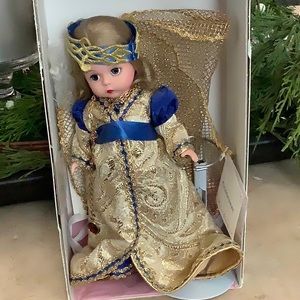Guinevere (13570) Madam Alexander Doll